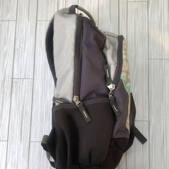 SwissGear by Wenger Durable Comfort Fit Gray Teal Backpack Bookbag Nature Leaf - Picture 6 of 13